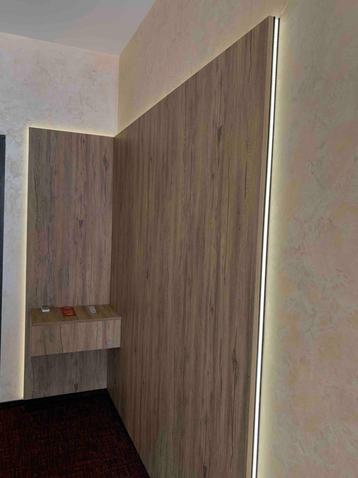Арта Hotel Yavoriv  Екстериор снимка