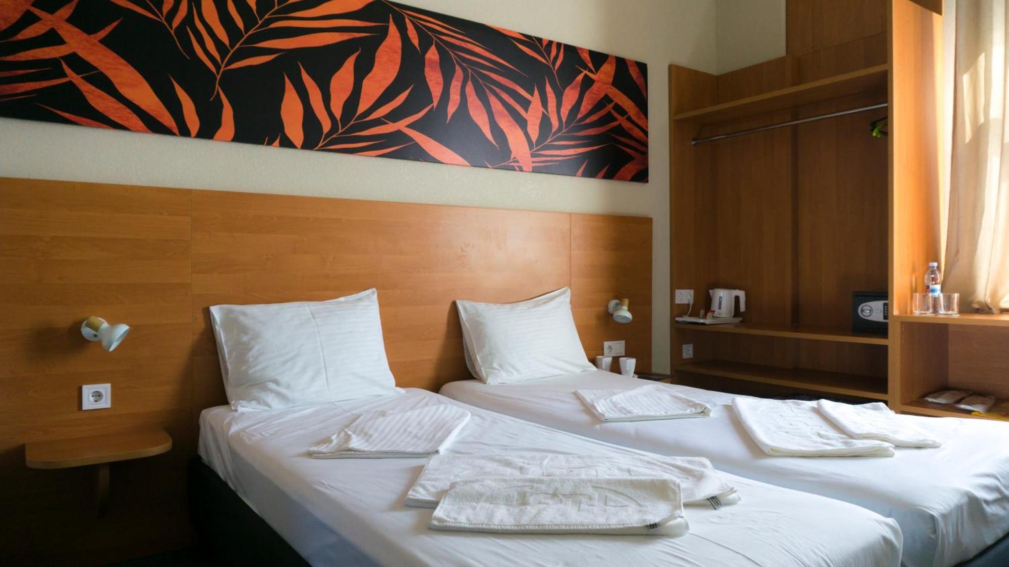 Арта Hotel Yavoriv  Екстериор снимка